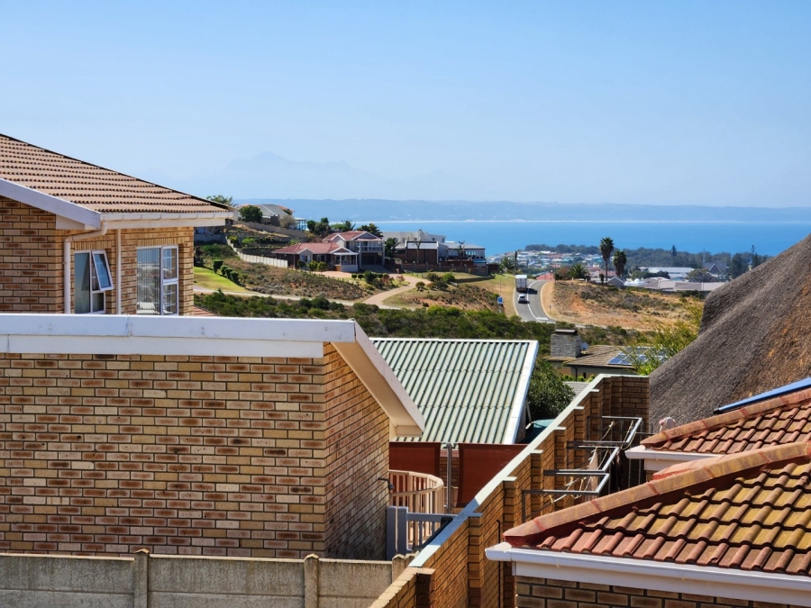 4 Bedroom Property for Sale in Menkenkop Western Cape